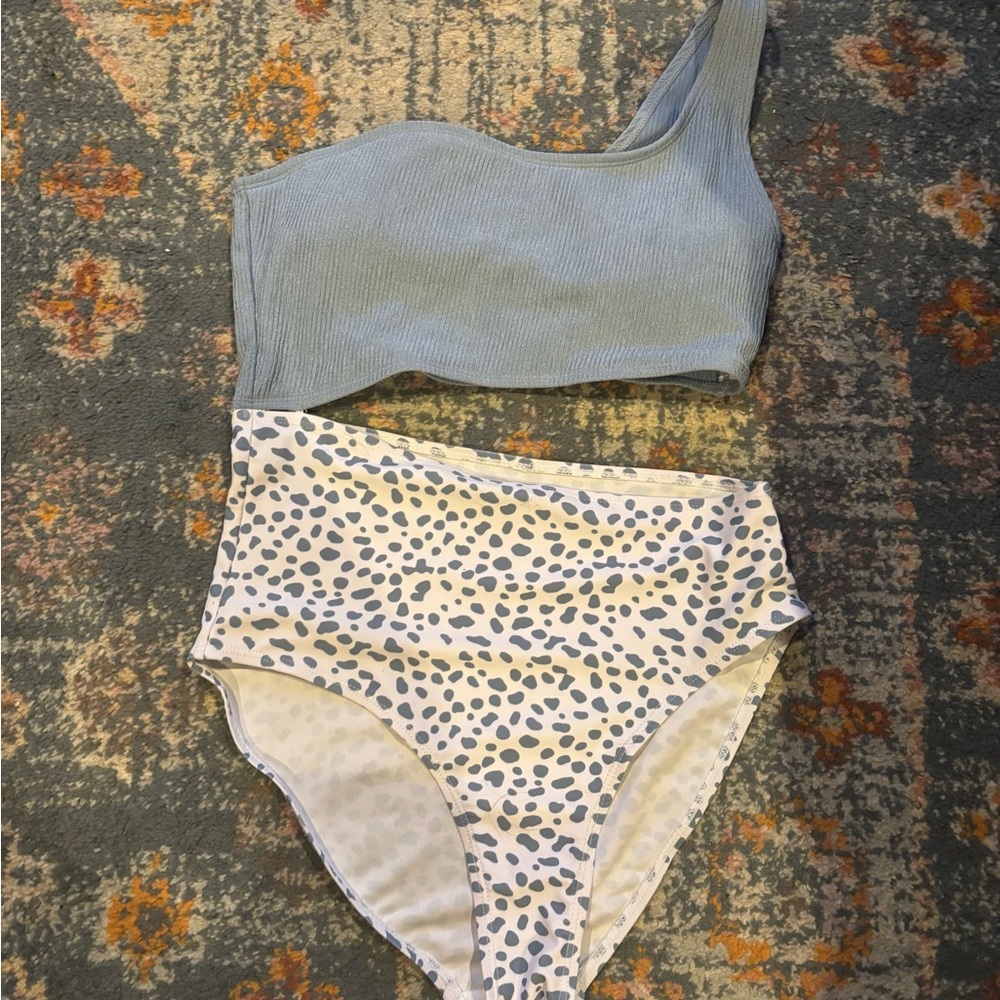 One-Shoulder Ribbed Bikini Top with High-Waist Speckled Bottom
